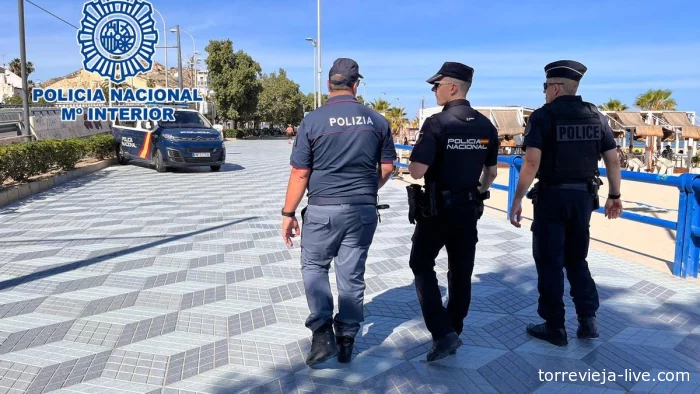 Агенты из Франции и Италии патрулируют вместе с полицией Аликанте и Бенидорм.